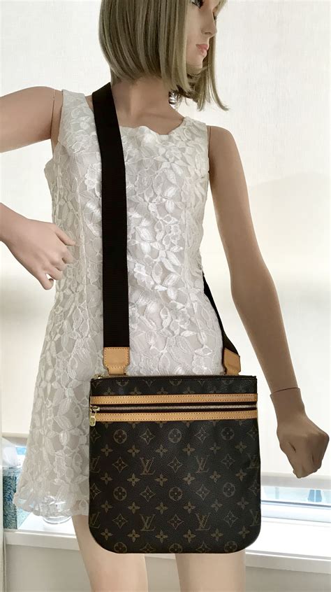 Louis Vuitton Monogram Canvas Pochette Bosphore .